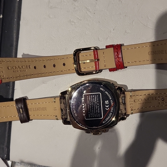 Coach ladies signature gift set. - Picture 6 of 6